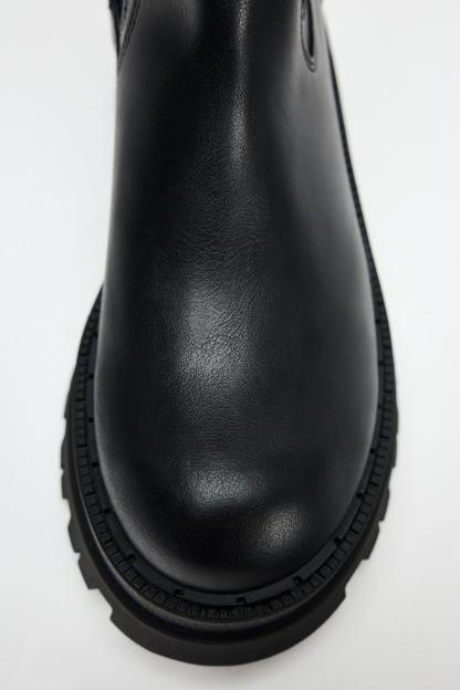 LUG SOLE ANKLE BOOTS