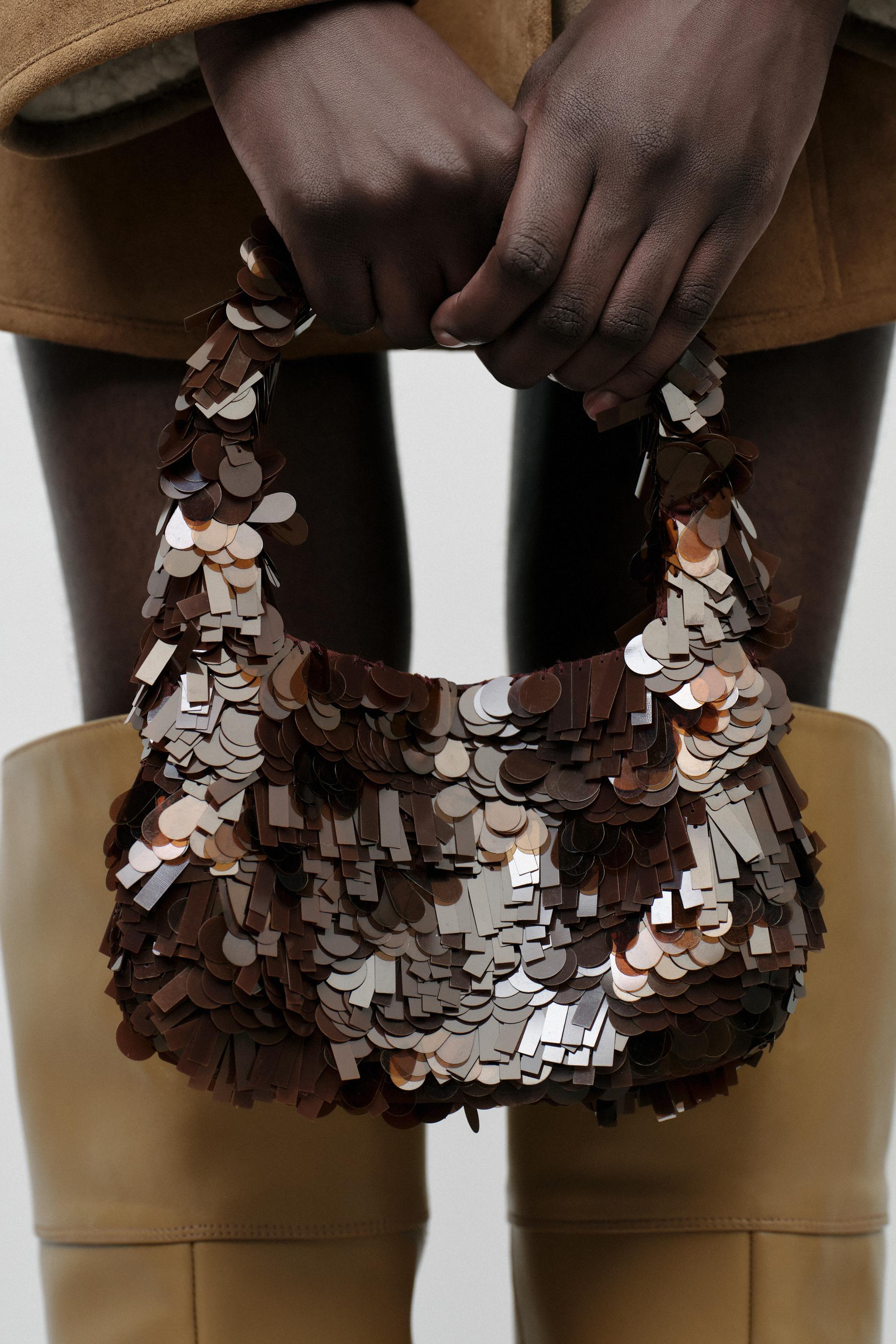 BUCKET BAG WITH APPLIQU