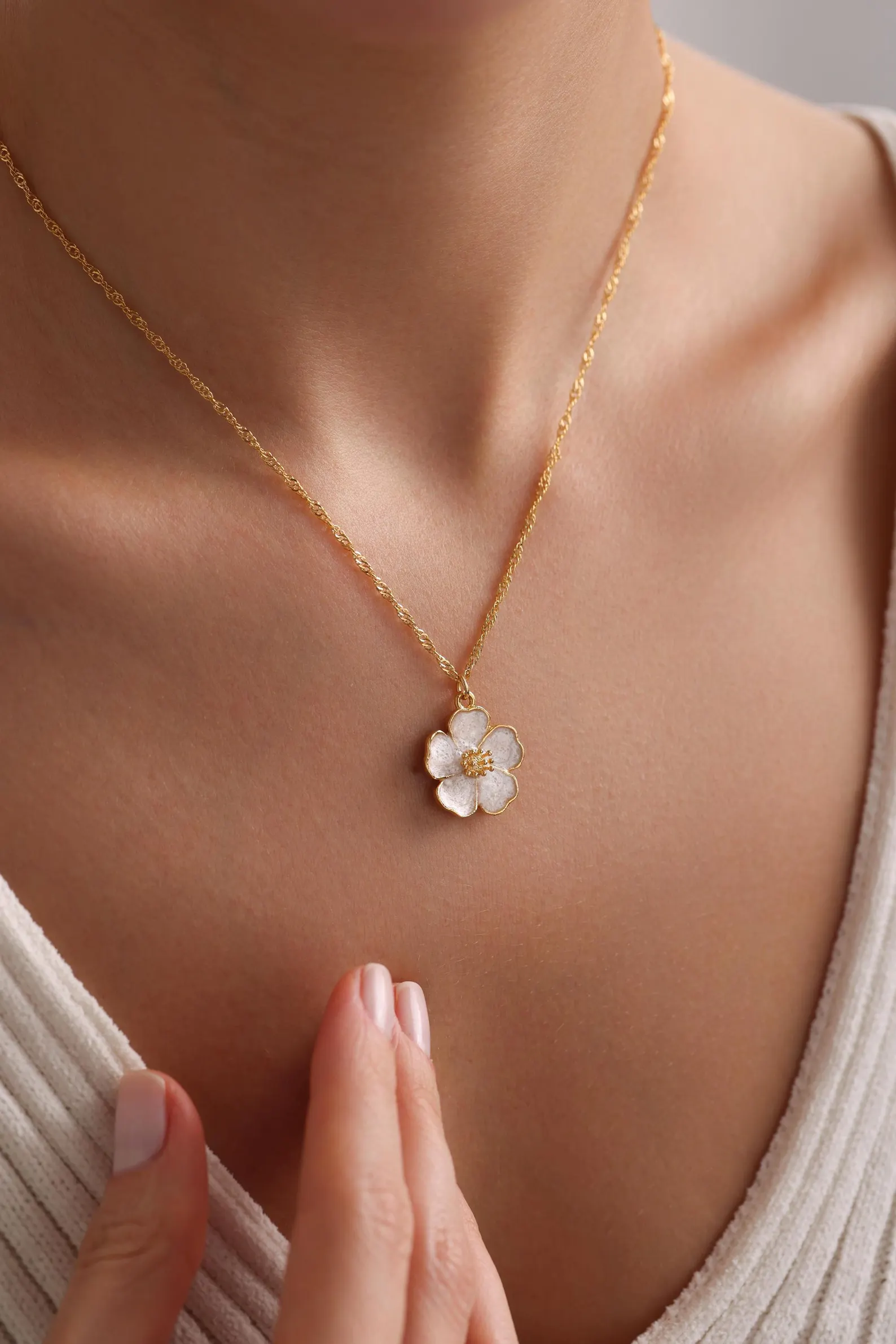 Collana ciliegio smaltata placcata oro, collana floreale, collana ciliegio dorata, regalo di Natale, regalo per lei, collana quotidiana