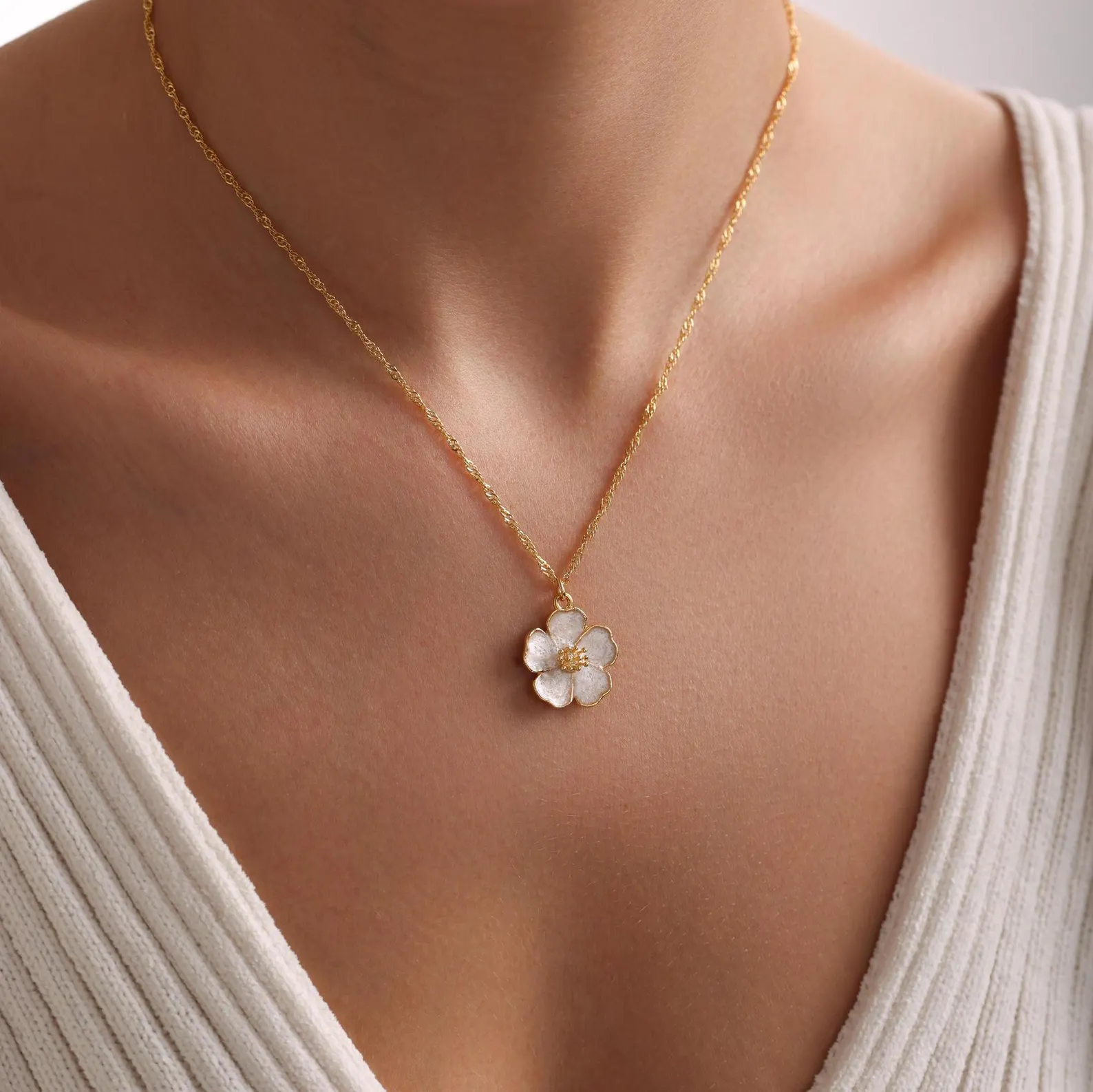 Collana ciliegio smaltata placcata oro, collana floreale, collana ciliegio dorata, regalo di Natale, regalo per lei, collana quotidiana