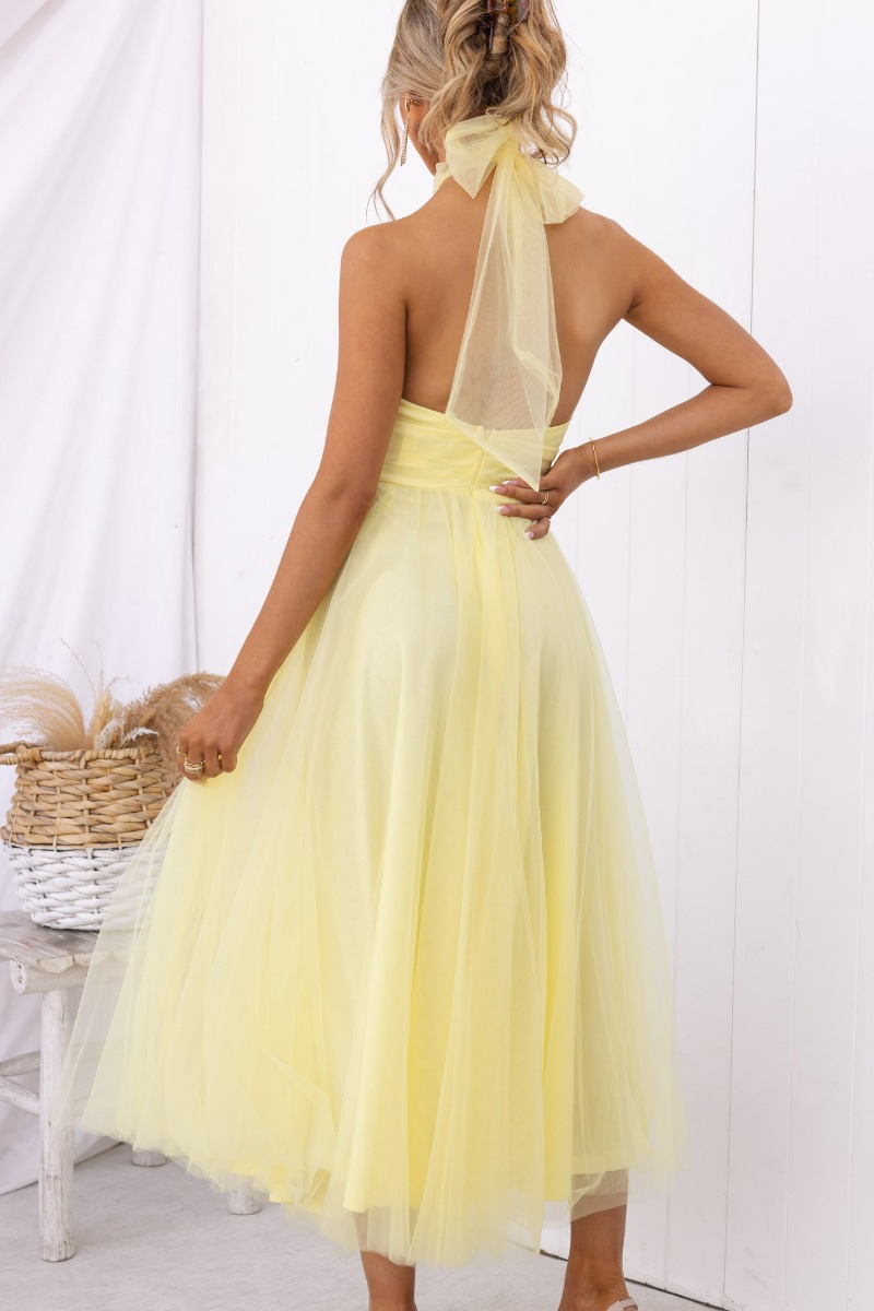 Fairy Vibes Tylle Gathered Detail Halter Maxi šaty