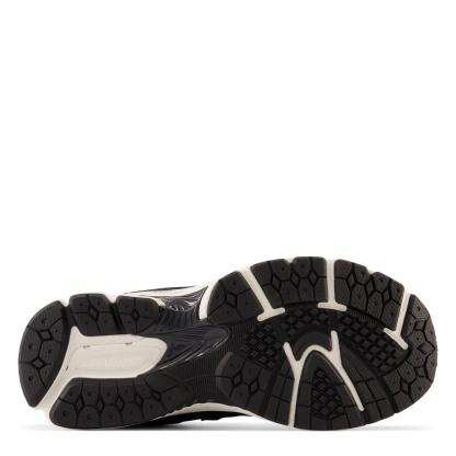 New Balance NB 2002 Junior Black/White