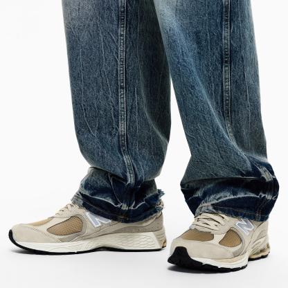 New Balance NB 2002 Mens Taupe