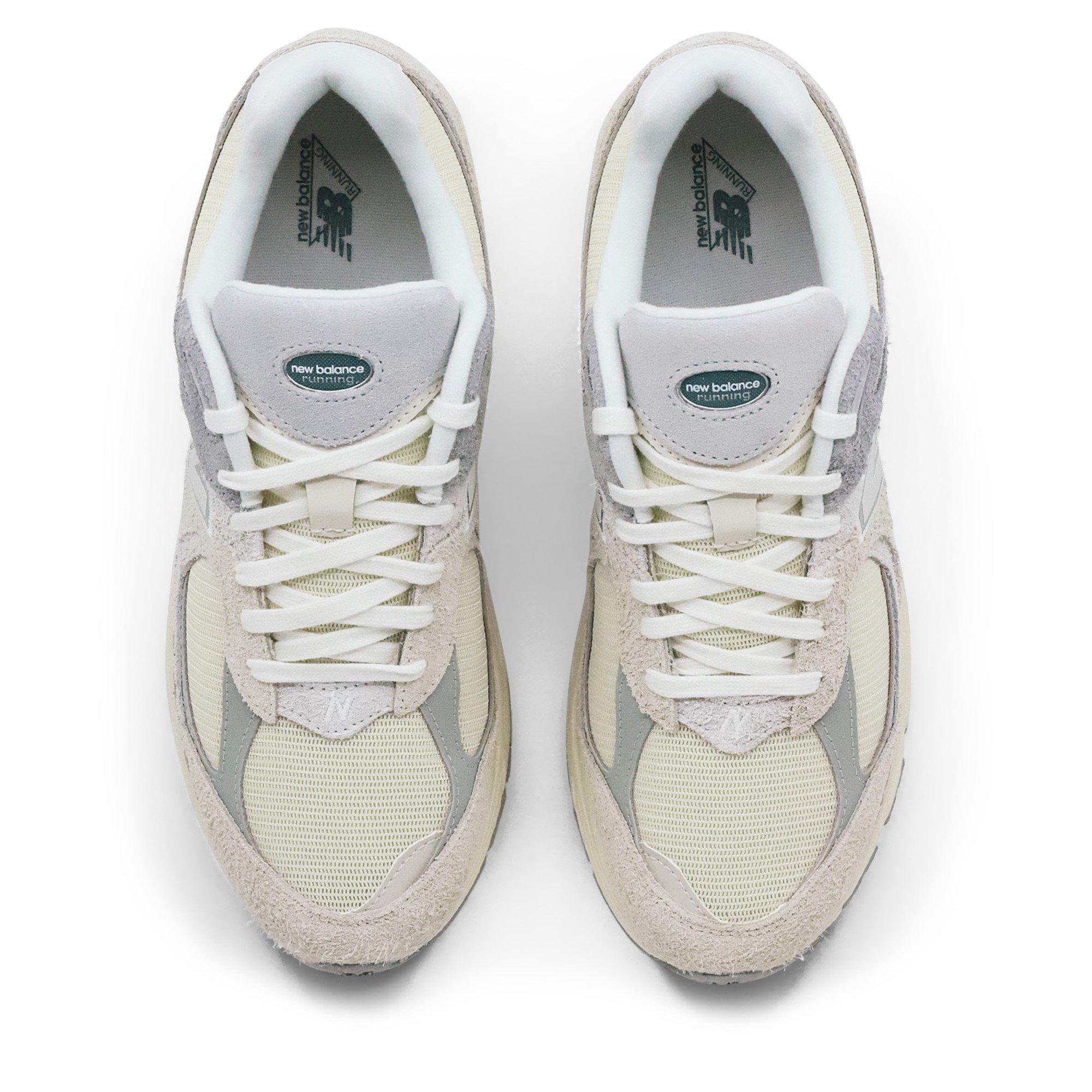 New Balance NB 2002 Womens Beige/Grey