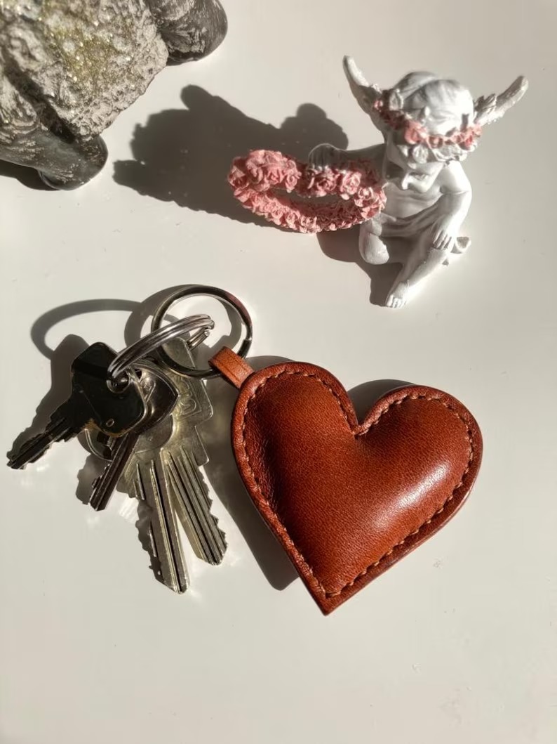 💖Leather Heart Keychain