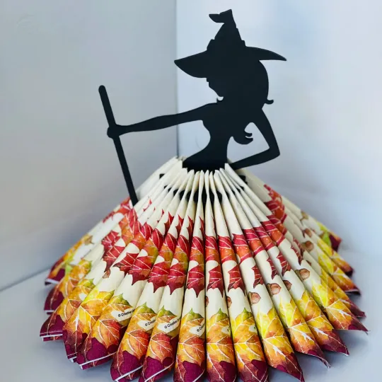 “Witch“ Napkin holder