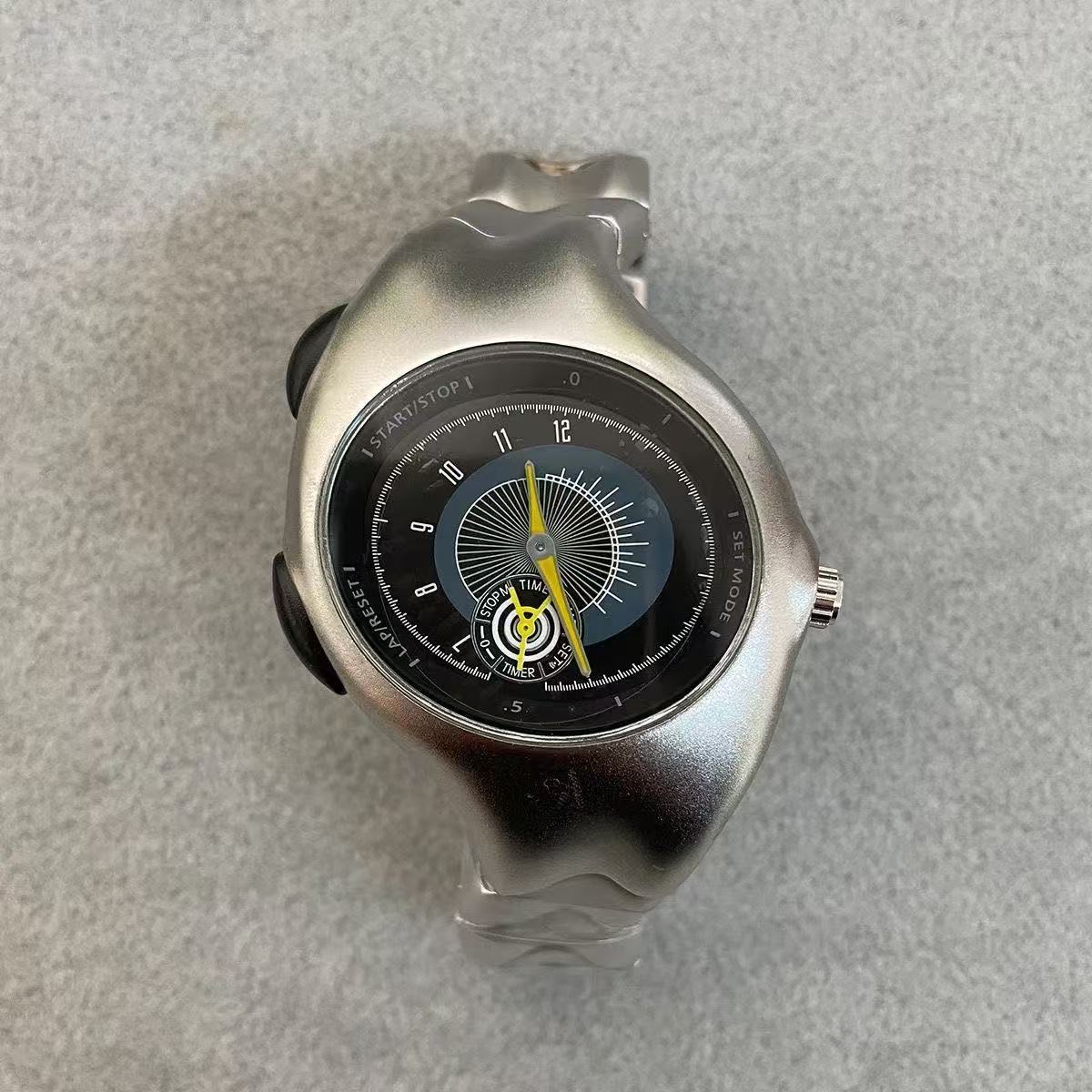 Original Vintage Alien Twist Armbanduhr