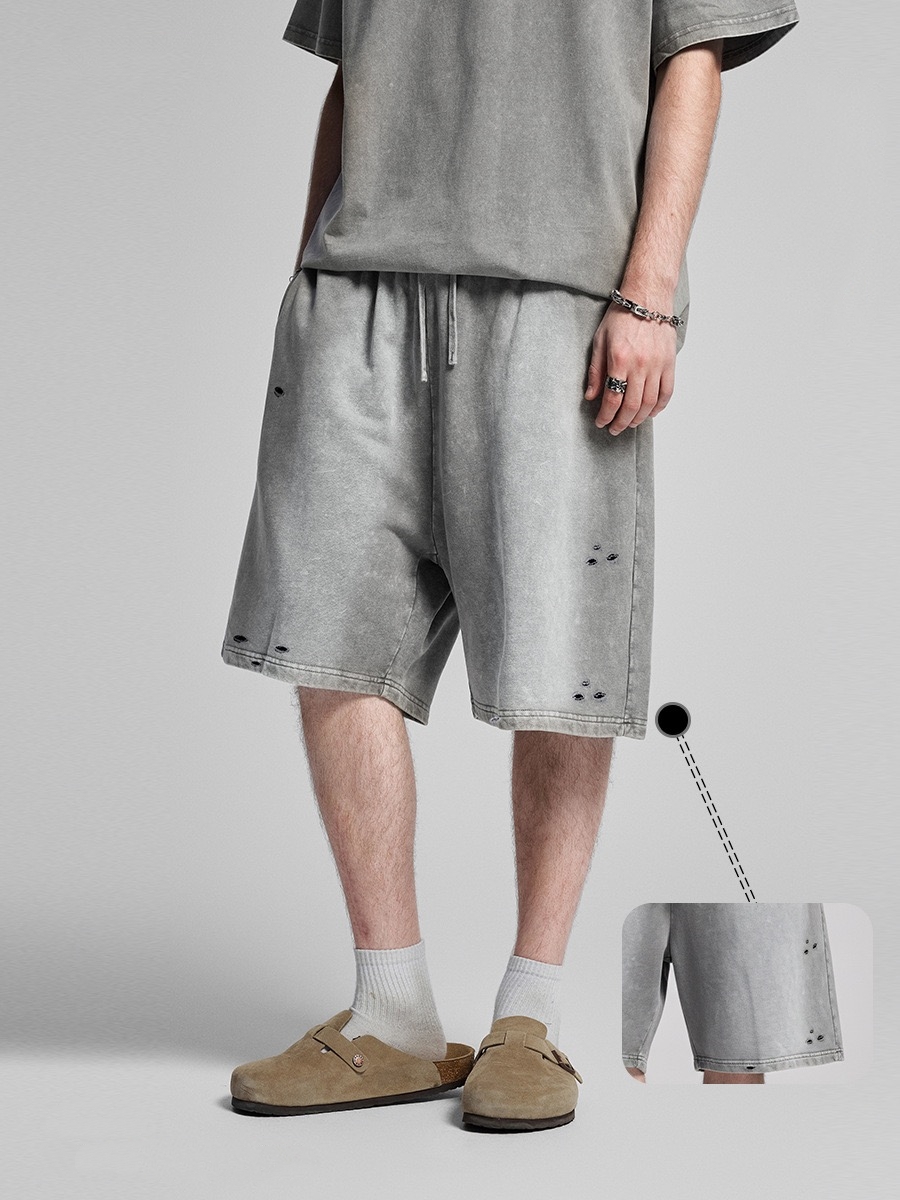 Lässige Shorts mit Used-Look-Graffiti-Print