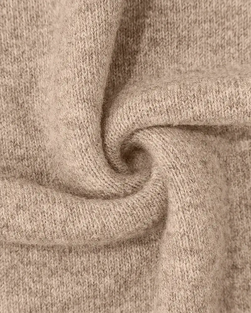 Pullover mit hohem Kragen und Kontrastmuster