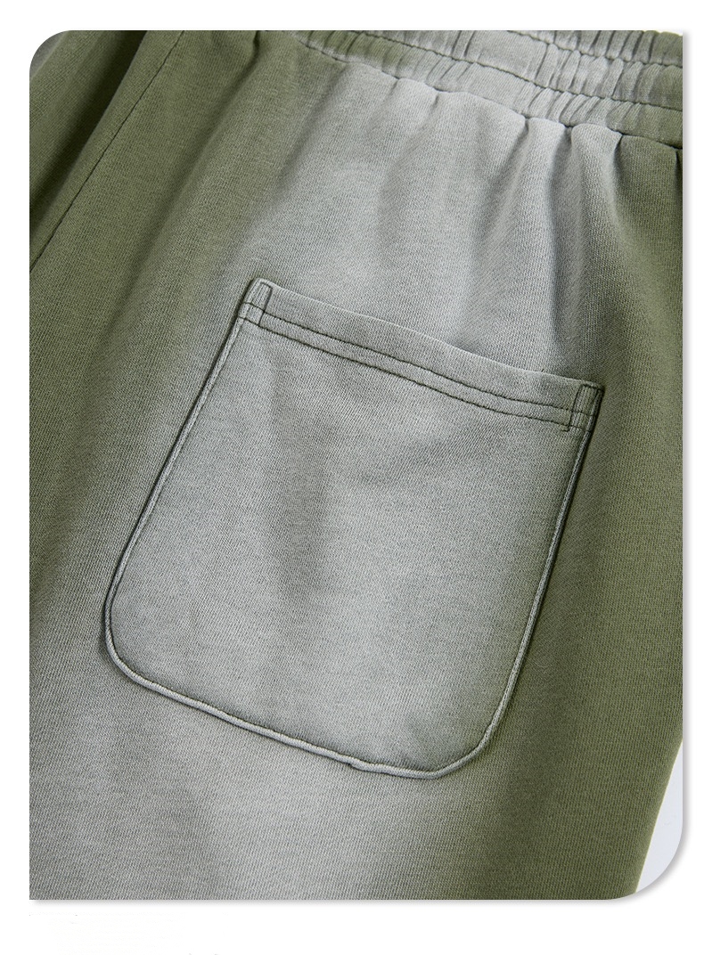 Lässige Shorts mit Used-Look-Graffiti-Print