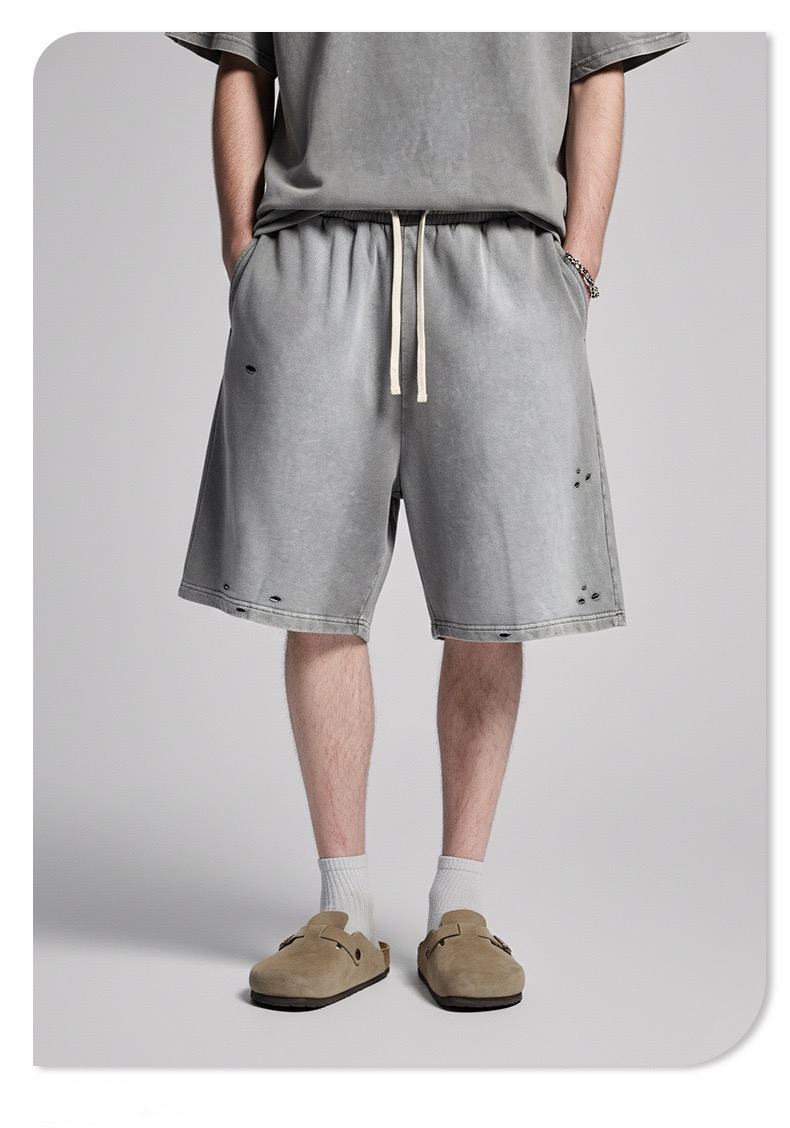 Lässige Shorts mit Used-Look-Graffiti-Print