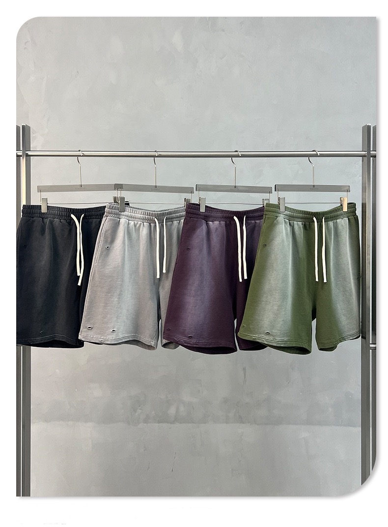 Lässige Shorts mit Used-Look-Graffiti-Print