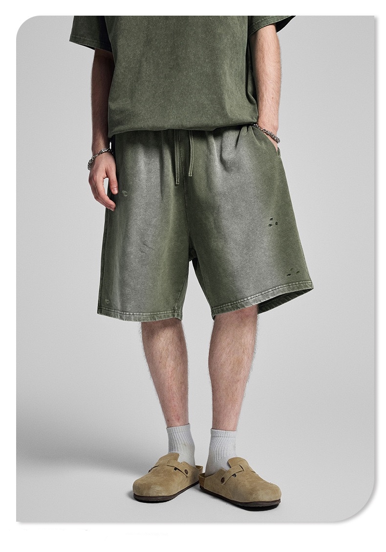 Lässige Shorts mit Used-Look-Graffiti-Print