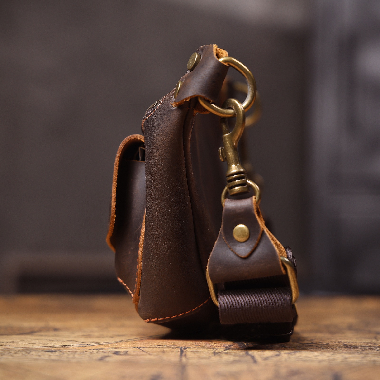 Retro Crazy Horse Leather Crossbody Bag LB19