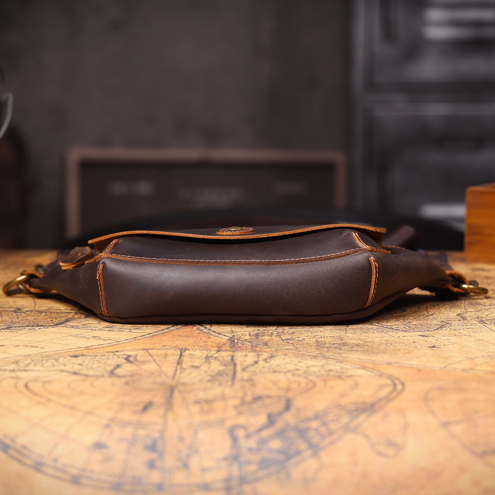 Retro Crazy Horse Leather Crossbody Bag LB19