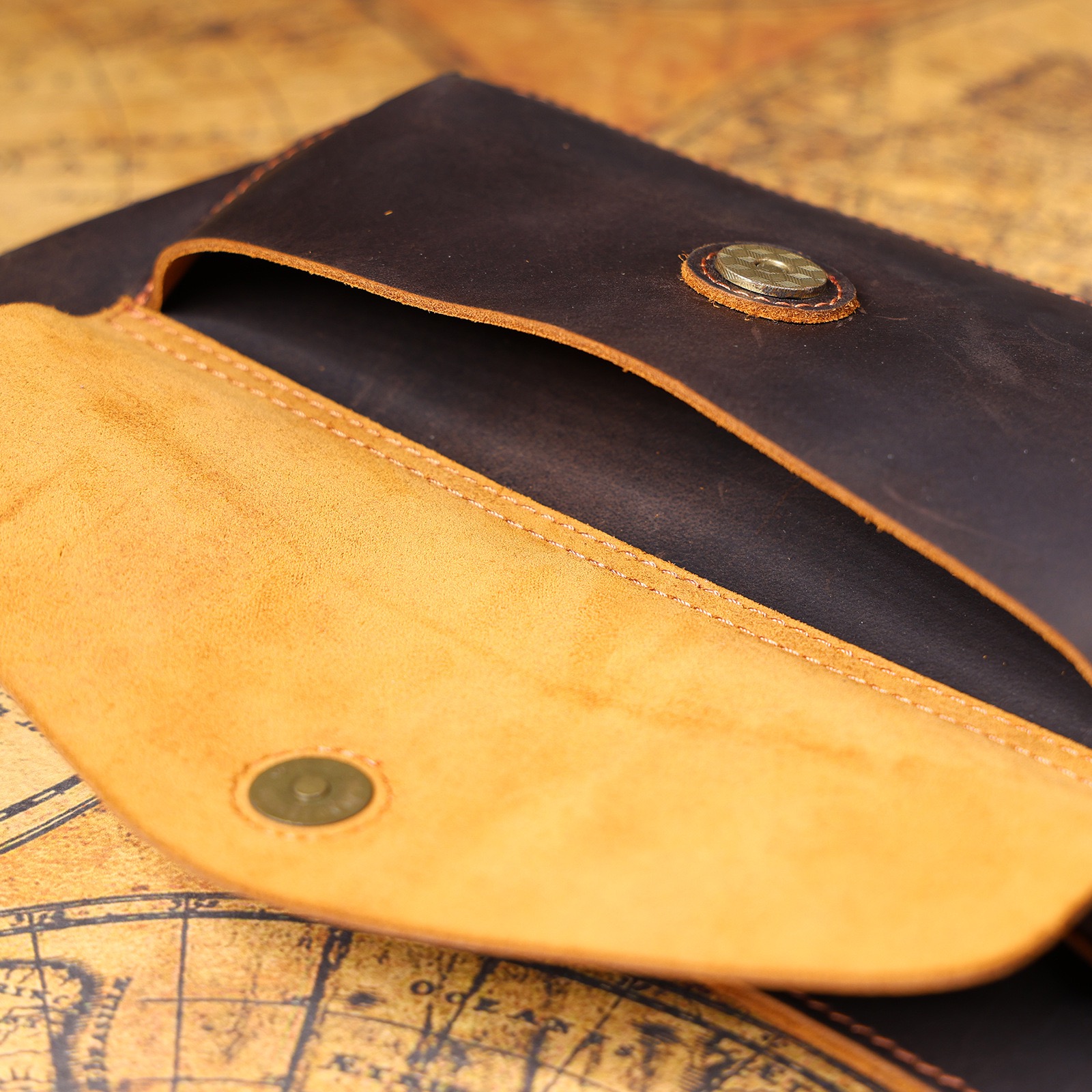 Retro Crazy Horse Leather Crossbody Bag LB19