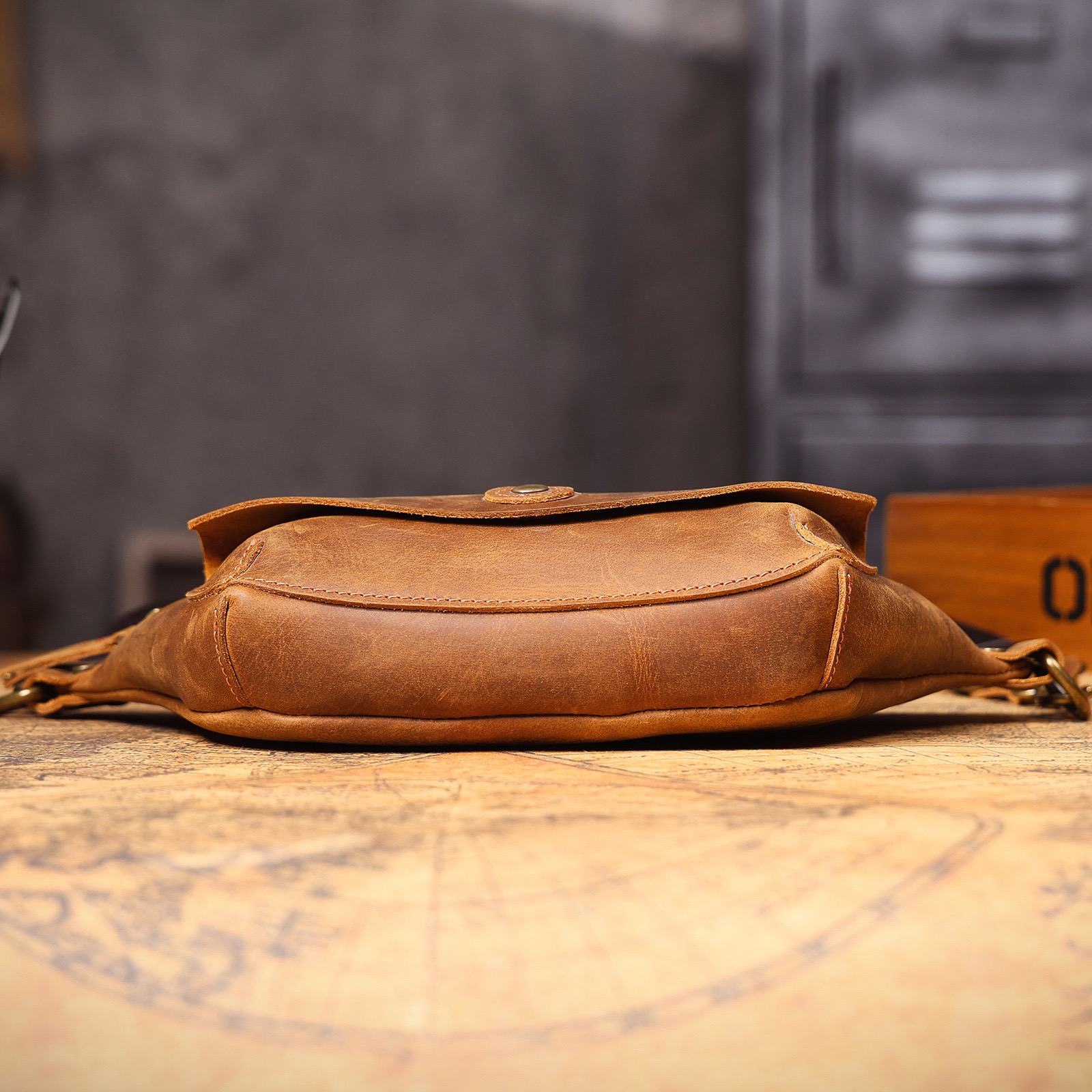 Retro Crazy Horse Leather Crossbody Bag LB19