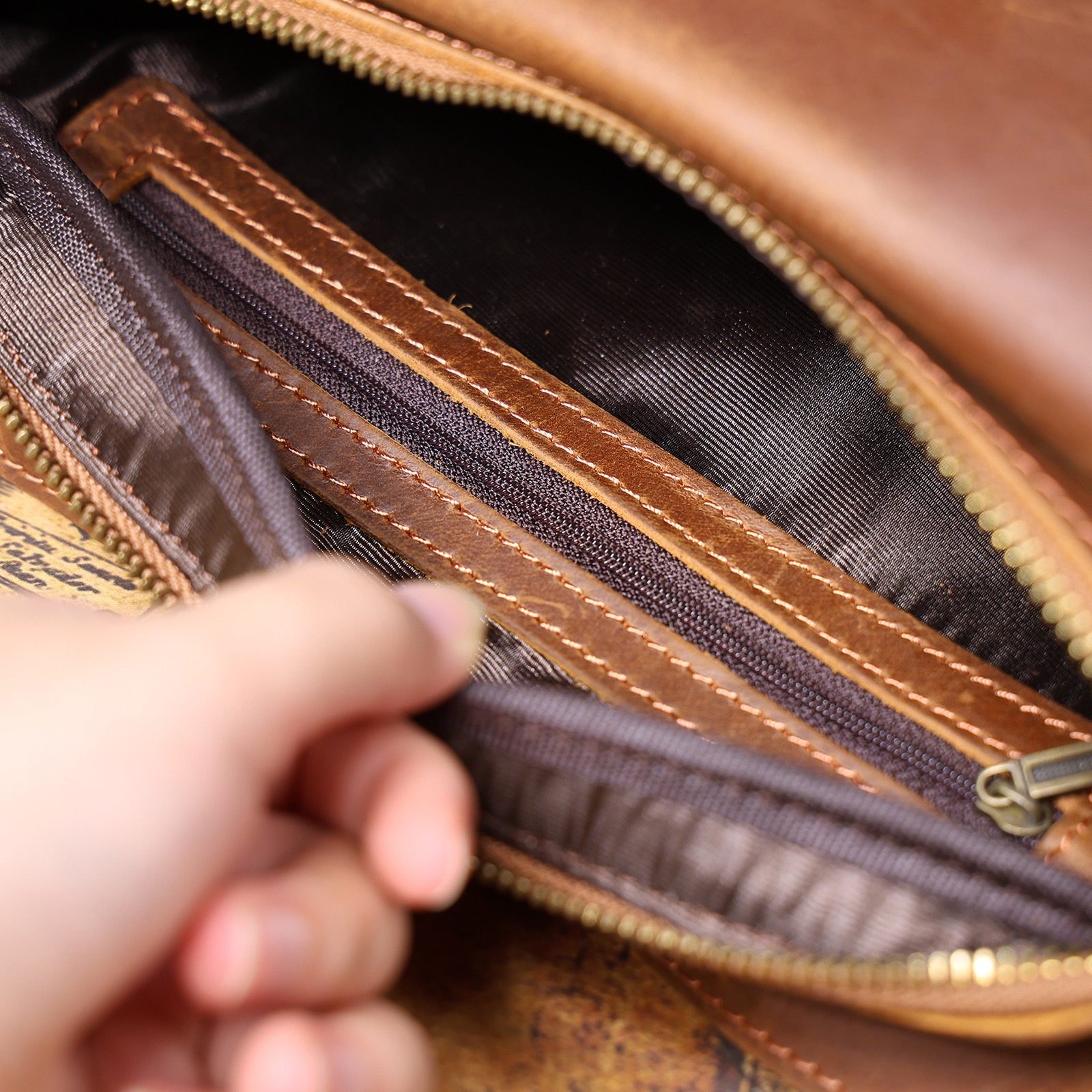 Retro Crazy Horse Leather Crossbody Bag LB19