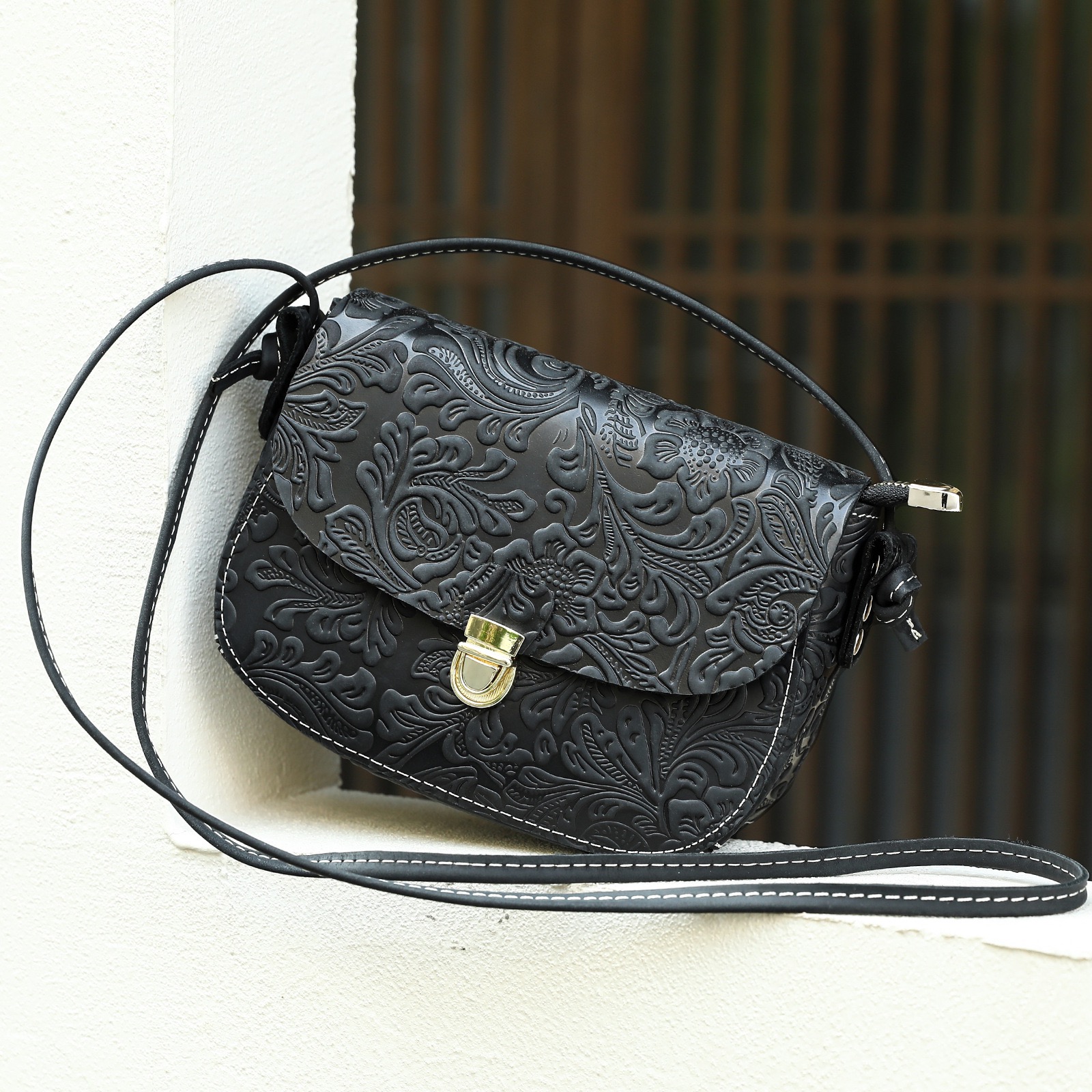 Women's Vintage Embossed Lock Crossbody Bag WLB04