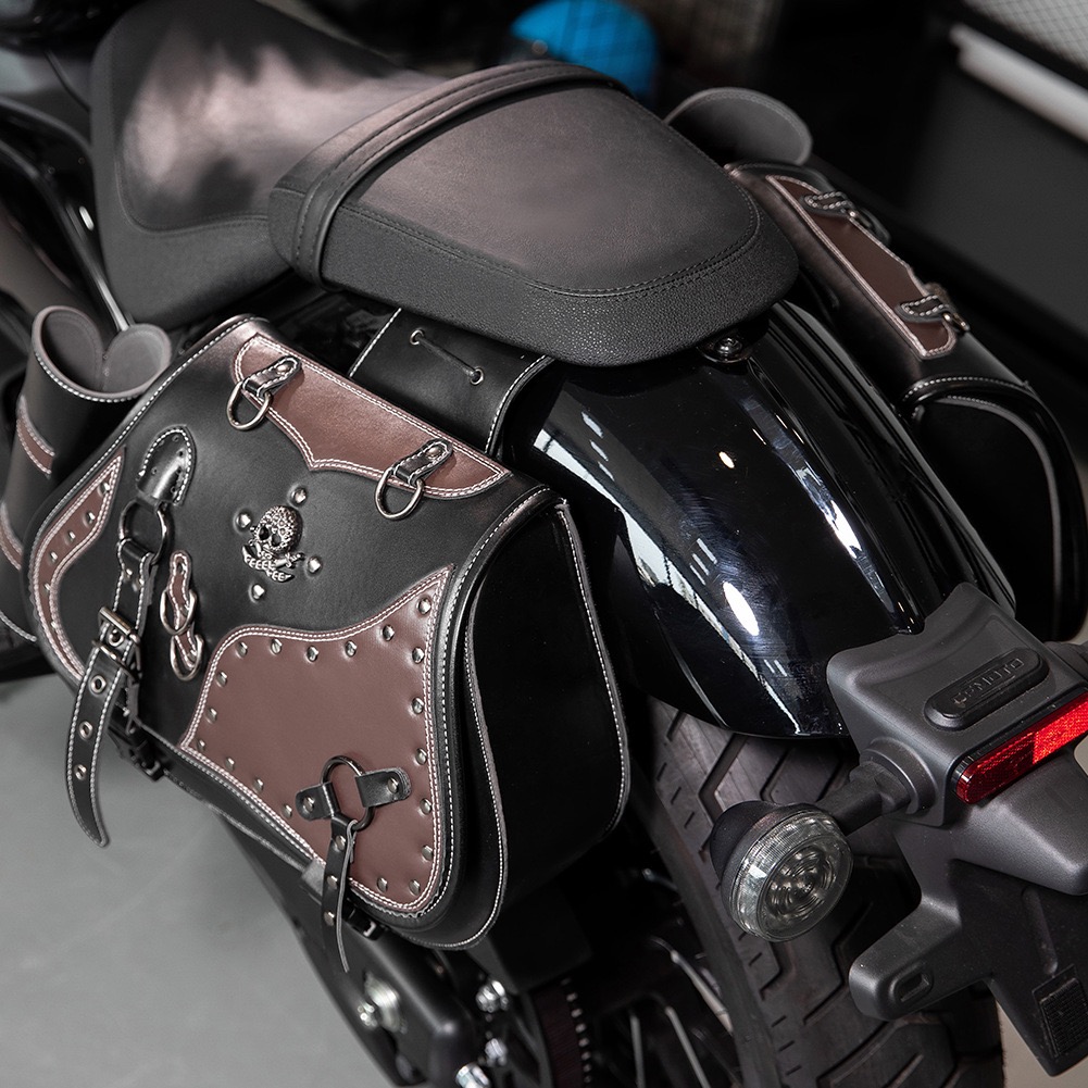 Studded Skull Saddlebag | Two-Tone Vintage Motorcycle Side Bag MTB02