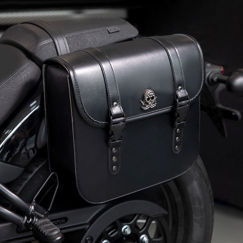 Handcrafted Motorcycle Saddlebag with Skull Emblem – Minimalist Black Leather Side Bag MTB10