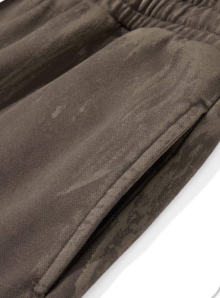 Verwaschene, abgenutzte Graffiti-Hose mit lockerem, geradem Bein