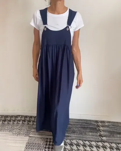 Lässiges Kleid mit einfarbigen Hosenträgern