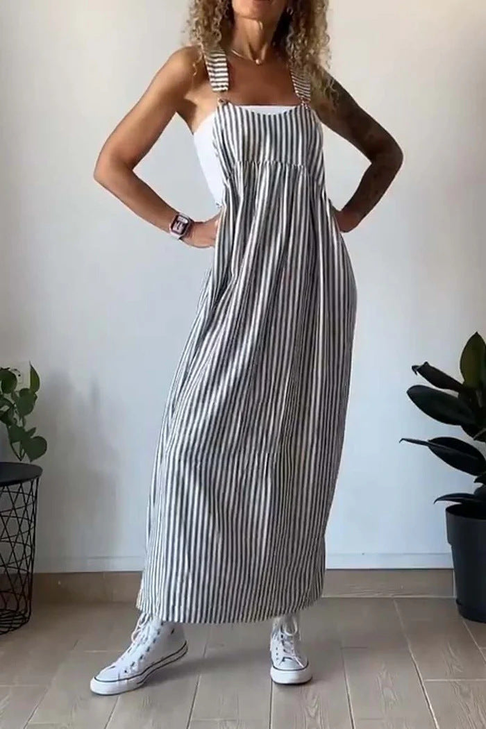 Stilvolle Streifen-Sommerkleid