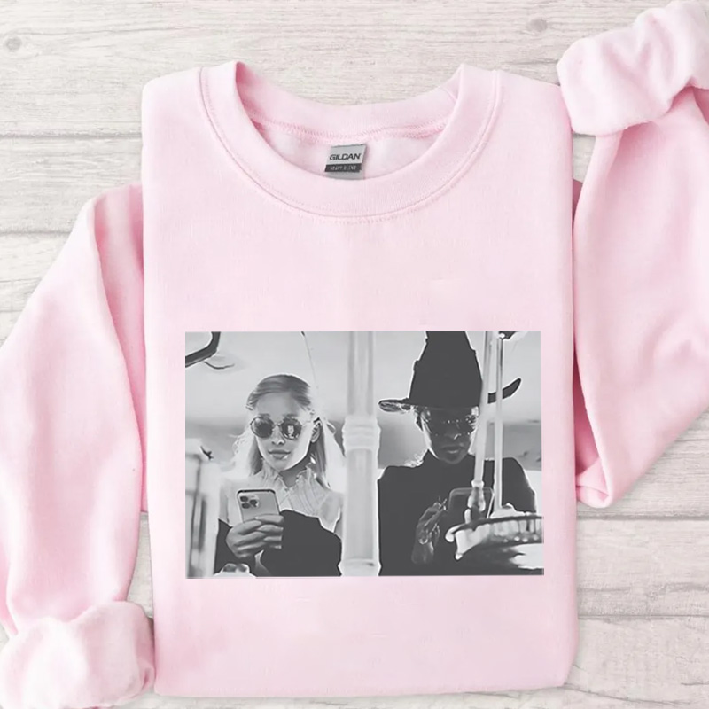 Wicked Movie Retro Photo Unisex T-Shirt/Sweatshirt