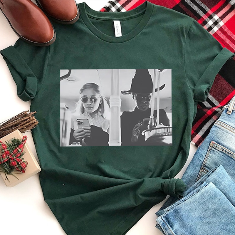 Wicked Movie Retro Photo Unisex T-Shirt/Sweatshirt