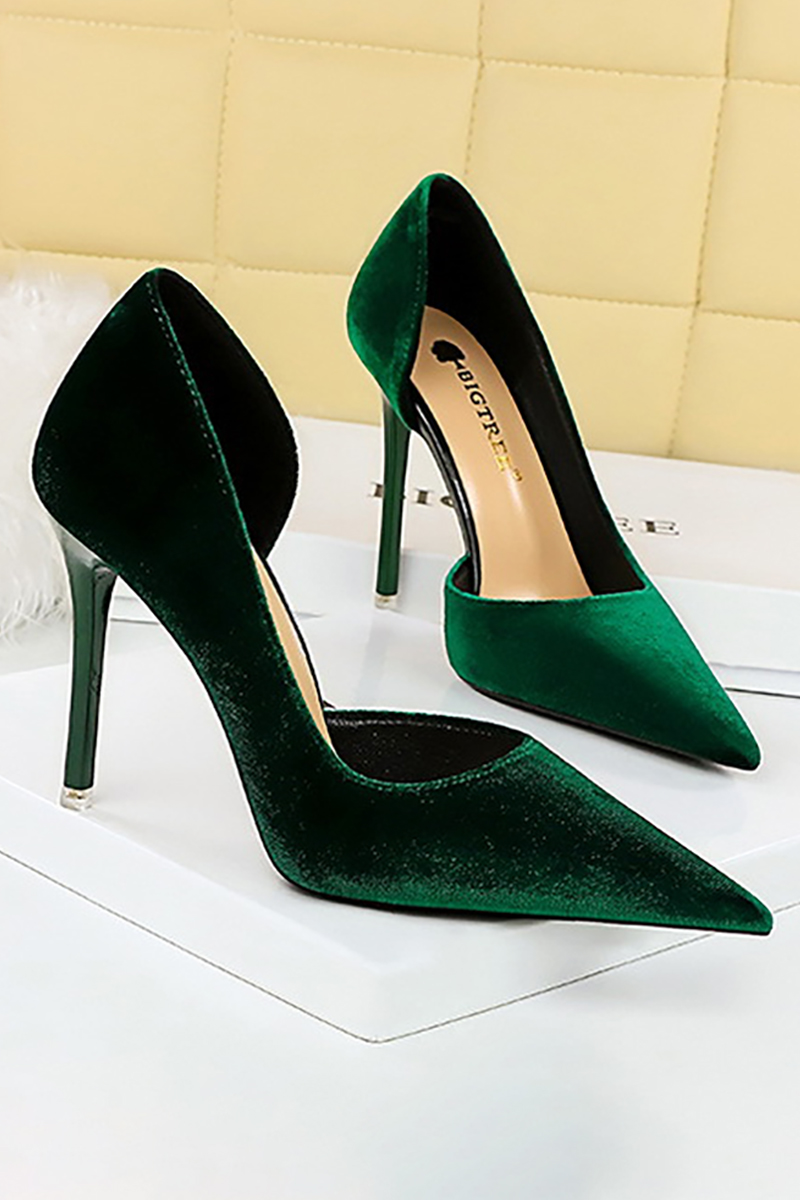 Velvet Pointy Toe Asymmetrical Side Cutout Stiletto Heels-Green-Hayhty.All Rights Reserved.
