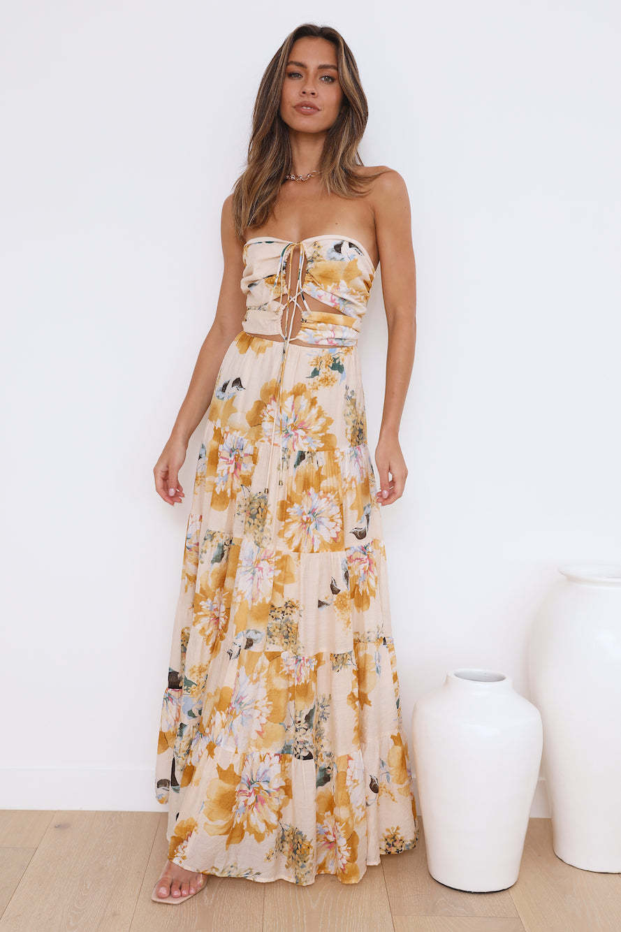 Cutout Halter Print Tiered Backless Vacation Maxi Dresses-Hayhty.All Rights Reserved.