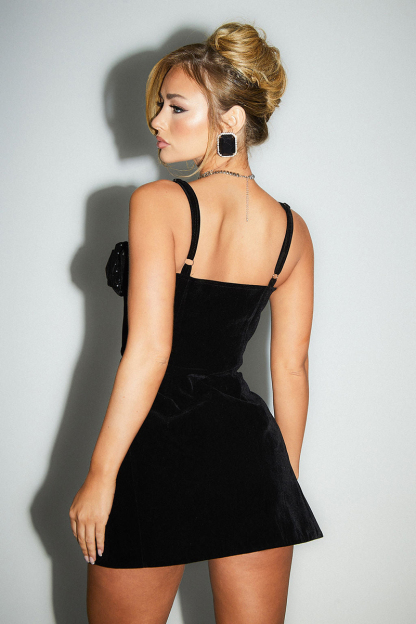 3D Flower Decor Velvet Slip Mini Dresses-Black-Hayhty.All Rights Reserved.