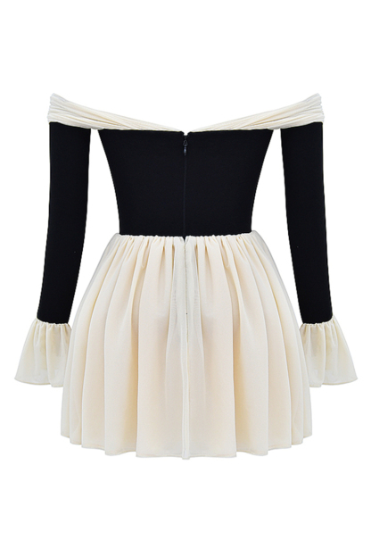 Off Shoulder Long Flare Sleeve Patchwork Knotted Pleated Hem Party Mini Dresses-White-Hayhty.All Rights Reserved.