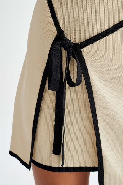 Contrast Edge Strapless Slim Fit Tie Up Knit Mini Dresses-Beige-Hayhty.All Rights Reserved.