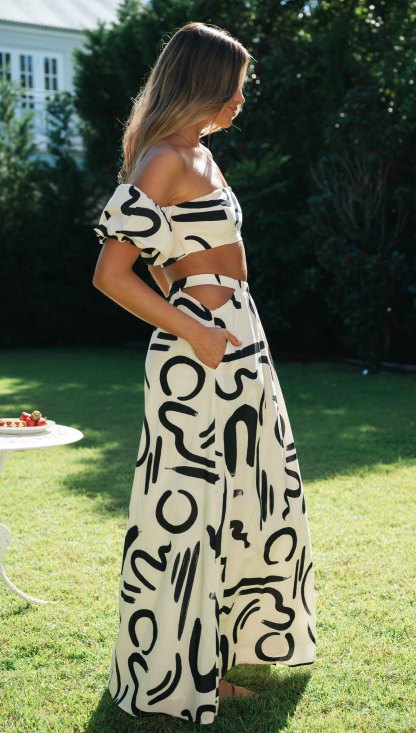 Doodle Printed Off-shoulder Maxi Dress Matching Set-Hayhty.All Rights Reserved.