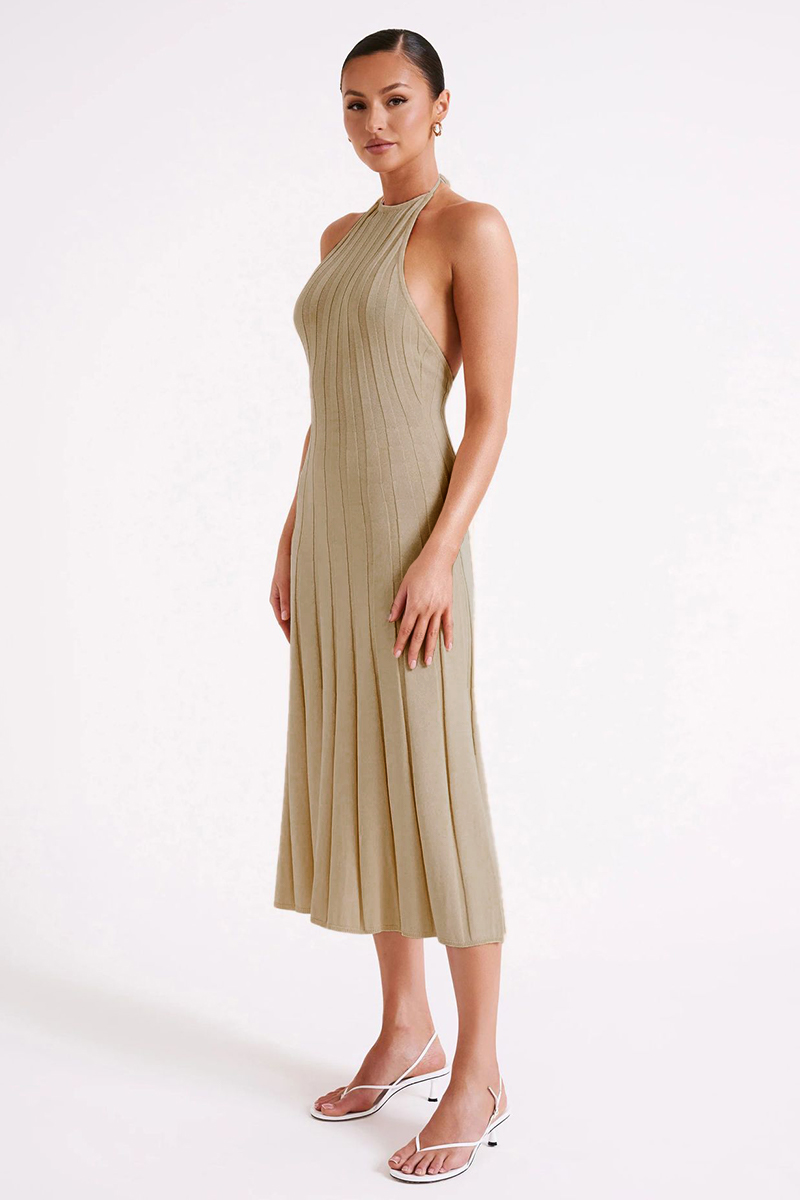 Solid Color Pleated Knit Open Back Halter Midi Dresses-White-Hayhty.All Rights Reserved.