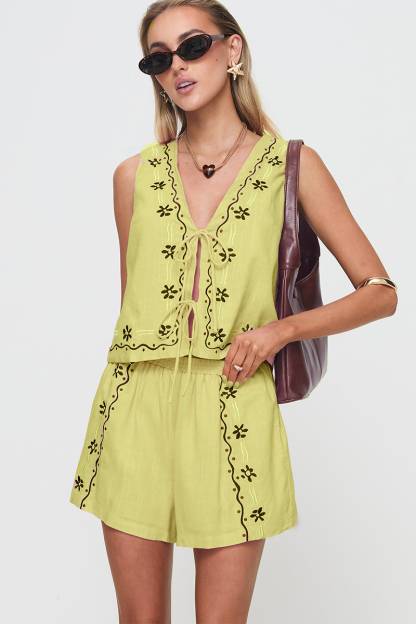 Embroidery V Neck Tie Up Crop Vest Pocket Shorts Matching Set-Pink-Hayhty.All Rights Reserved.