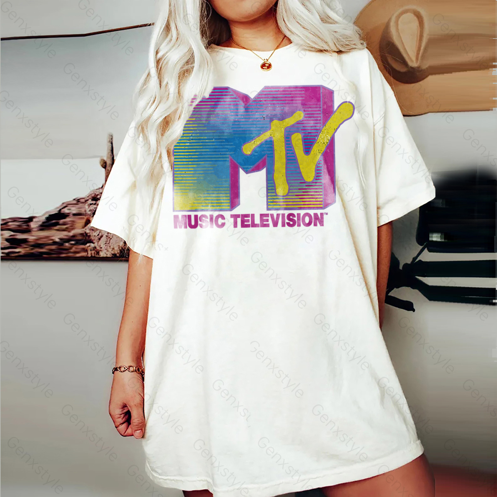 Washed MTV Distressed Fluorescent Gradient Logo T-shirt