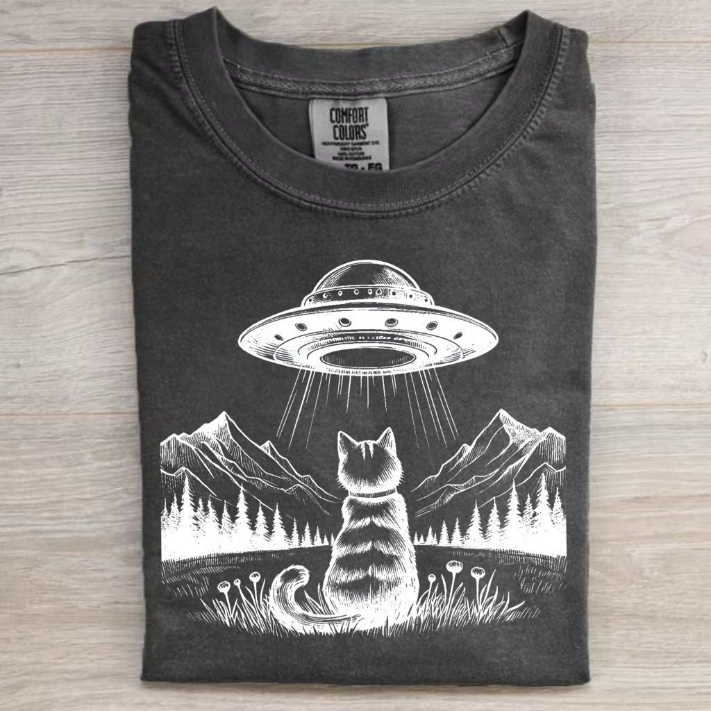 Cat Ufo Funny Graphic T-shirt