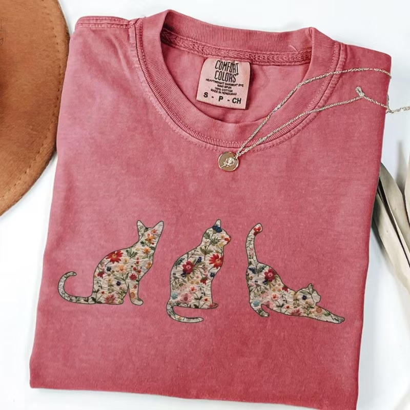 Retro Cute Three Cat  Floral T-shirt