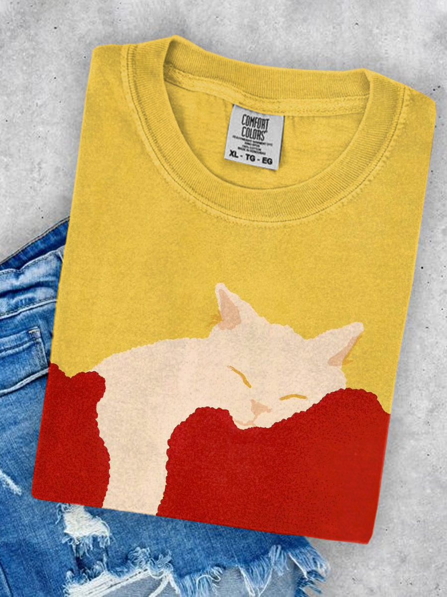 Sleepy Cream Cat T-Shirt