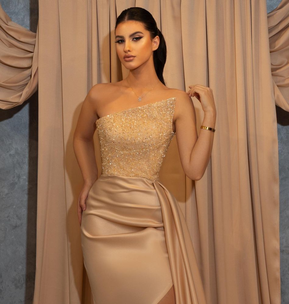 Elegant Champamge strapless column high split prom dress