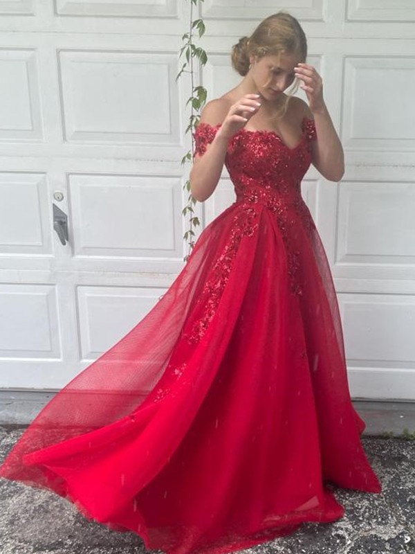 Off the shoulder burgundy sweetheart lace prom dress