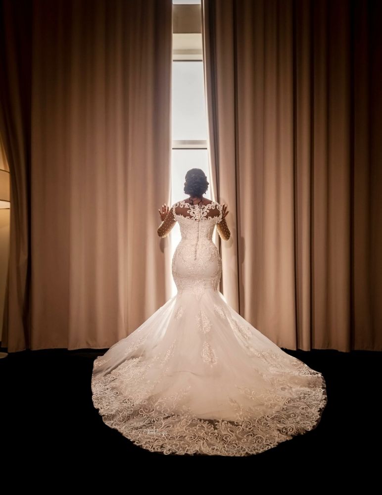 Gorgeous Mermaid Bridal Gown with Long Sleeves Pearls Lace Appliques Wedding Dress