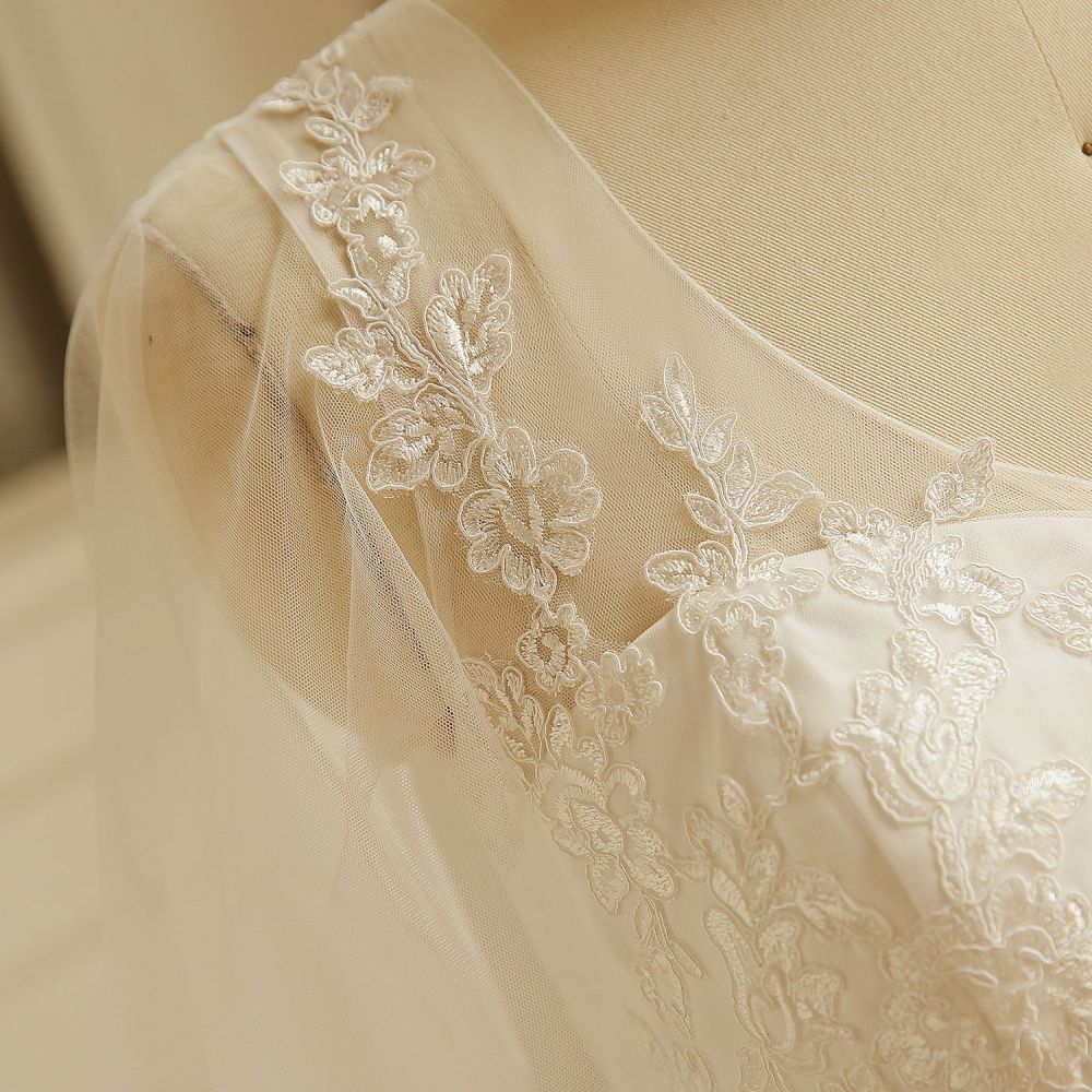 Elegant Plus Size Lace Wedding Dress A-line Floor Length V-neck Tulle Appliques Lace-up Poet Sleeves