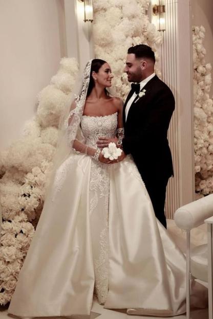 Exquisite Ball Gown Strapless Satin Lace Wedding Dresses with Train