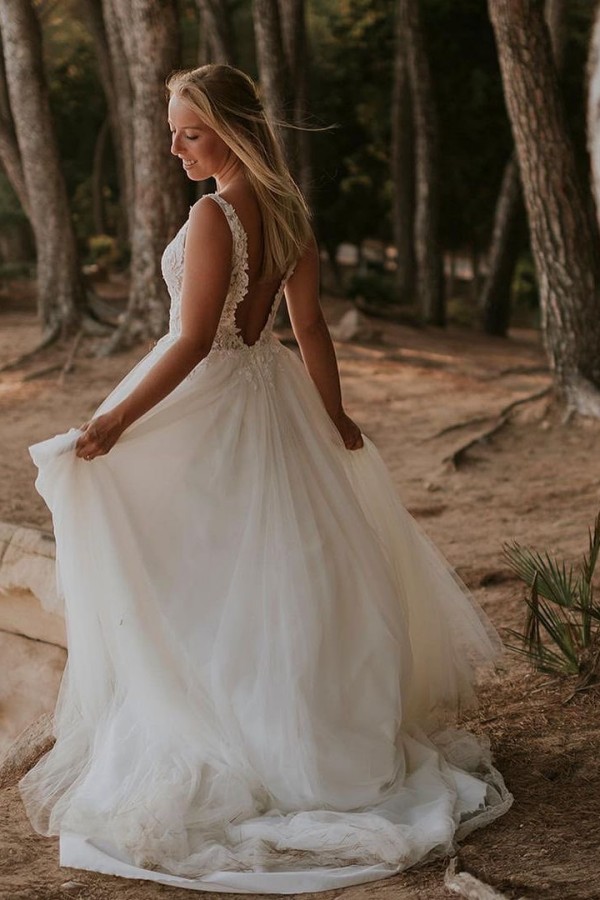 Straps v-neck floor length sleeveless a-line white beach wedding dress