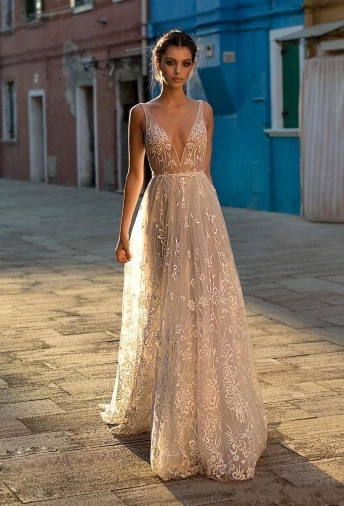 Chic Champange V-neck Sleeveless Long Lace High waist Wedding Dress