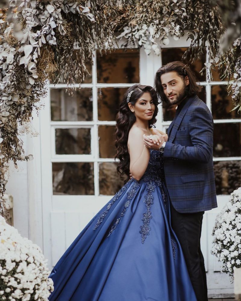 Charming Sweetheart Sleeveless Lace Appliques Navy Blue Wedding Party Gown